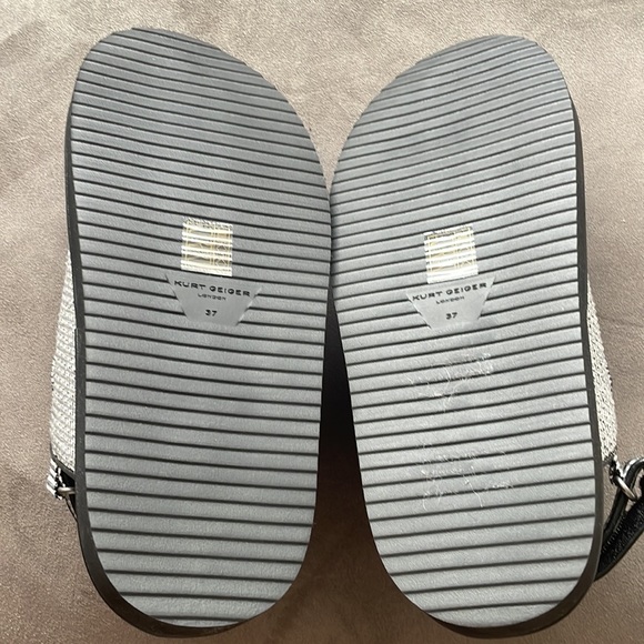 NIB Kurt Geiger Orson Eagle Head Silver Detail Sandals. Us size 7 - Picture 3 of 6